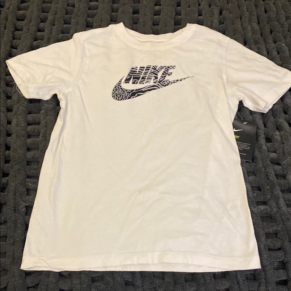 Nike White Graphic Short Sleeve Tee